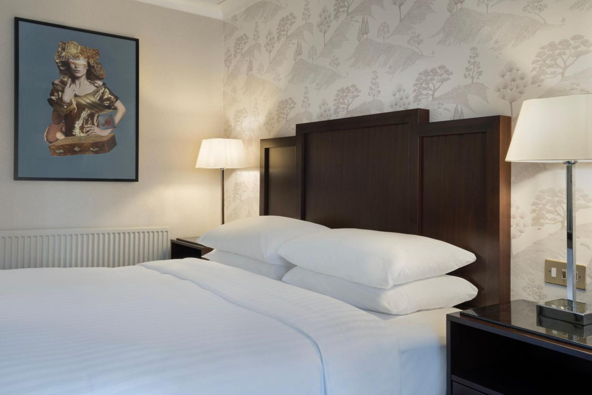 Delta Hotels By Marriott Tudor Park Country Club Мейдстон Экстерьер фото
