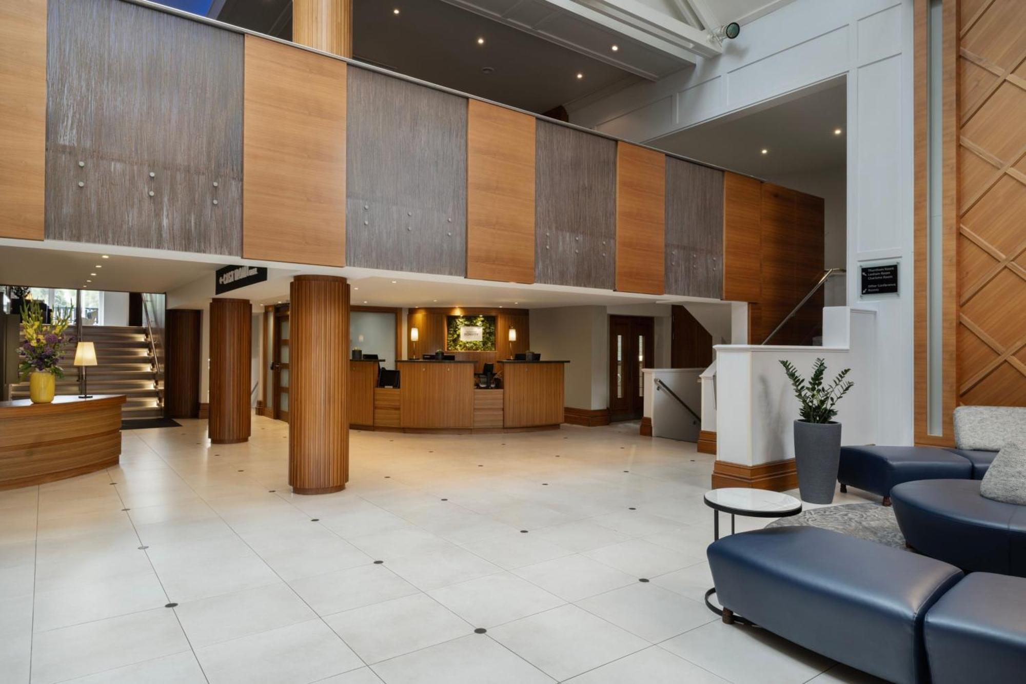 Delta Hotels By Marriott Tudor Park Country Club Мейдстон Экстерьер фото