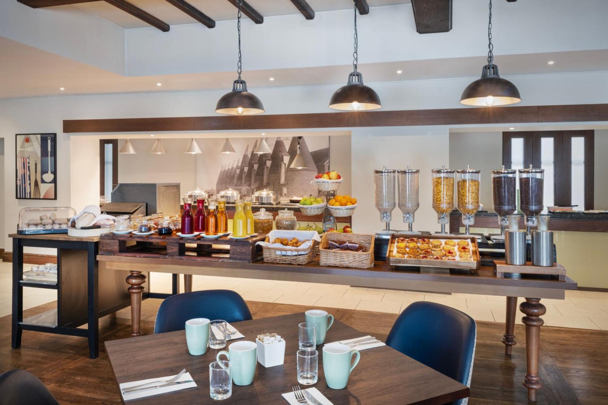 Delta Hotels By Marriott Tudor Park Country Club Мейдстон Экстерьер фото