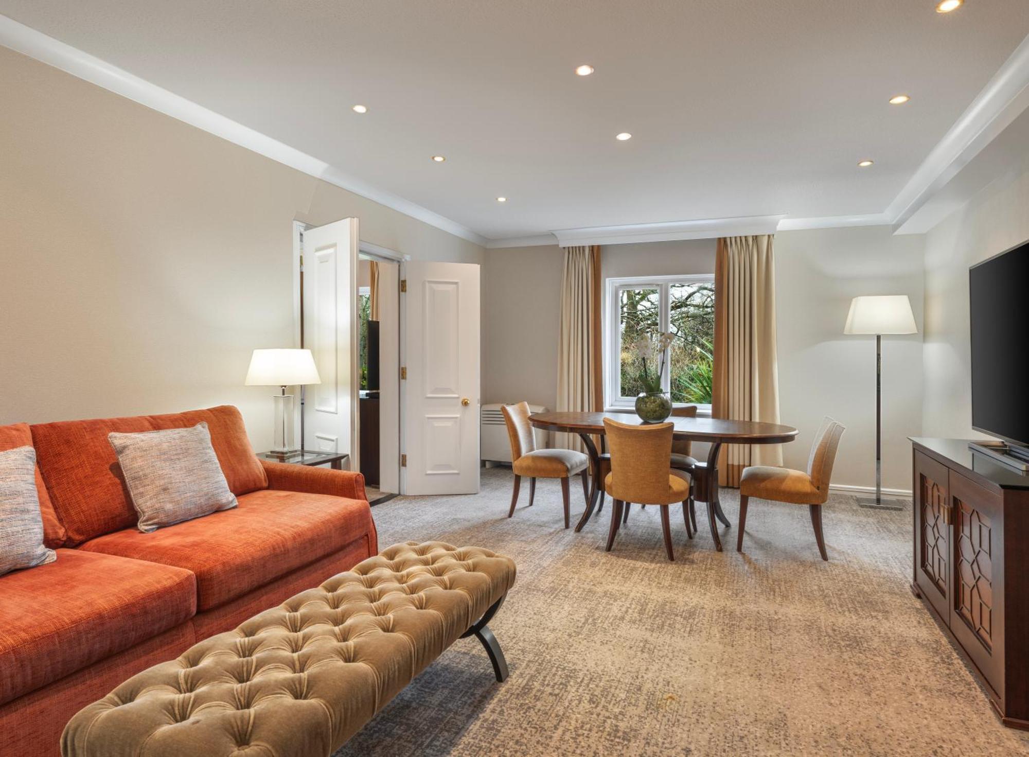 Delta Hotels By Marriott Tudor Park Country Club Мейдстон Экстерьер фото