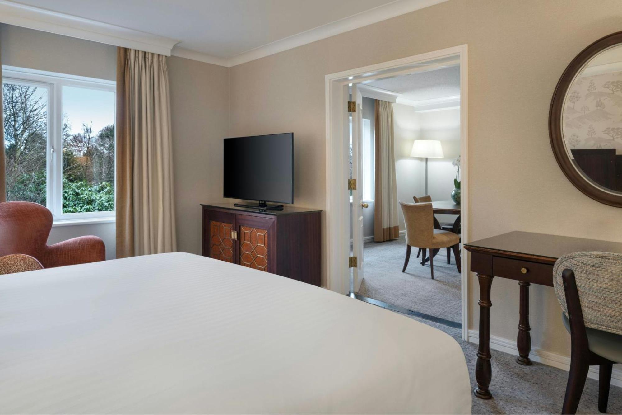 Delta Hotels By Marriott Tudor Park Country Club Мейдстон Экстерьер фото