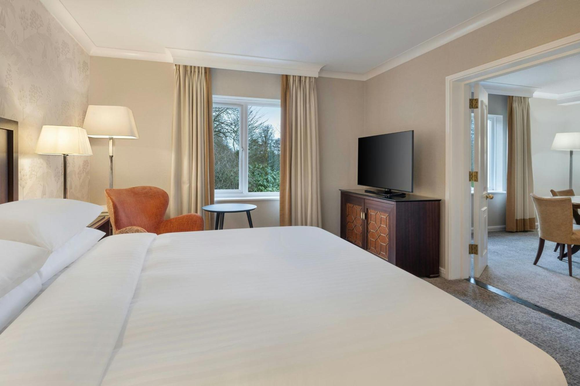 Delta Hotels By Marriott Tudor Park Country Club Мейдстон Экстерьер фото