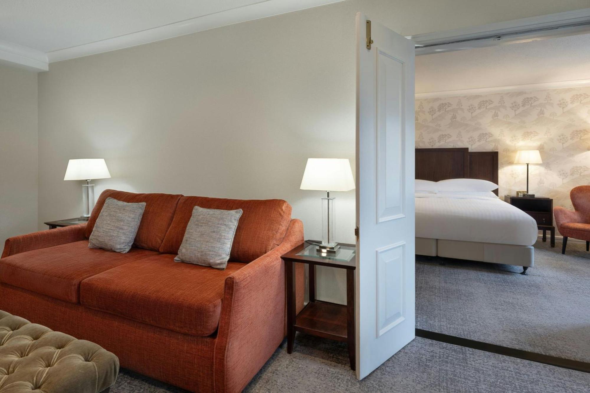 Delta Hotels By Marriott Tudor Park Country Club Мейдстон Экстерьер фото